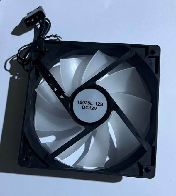 COOLER DE CASE 12025L 12S CUADRADO 12X12 CM